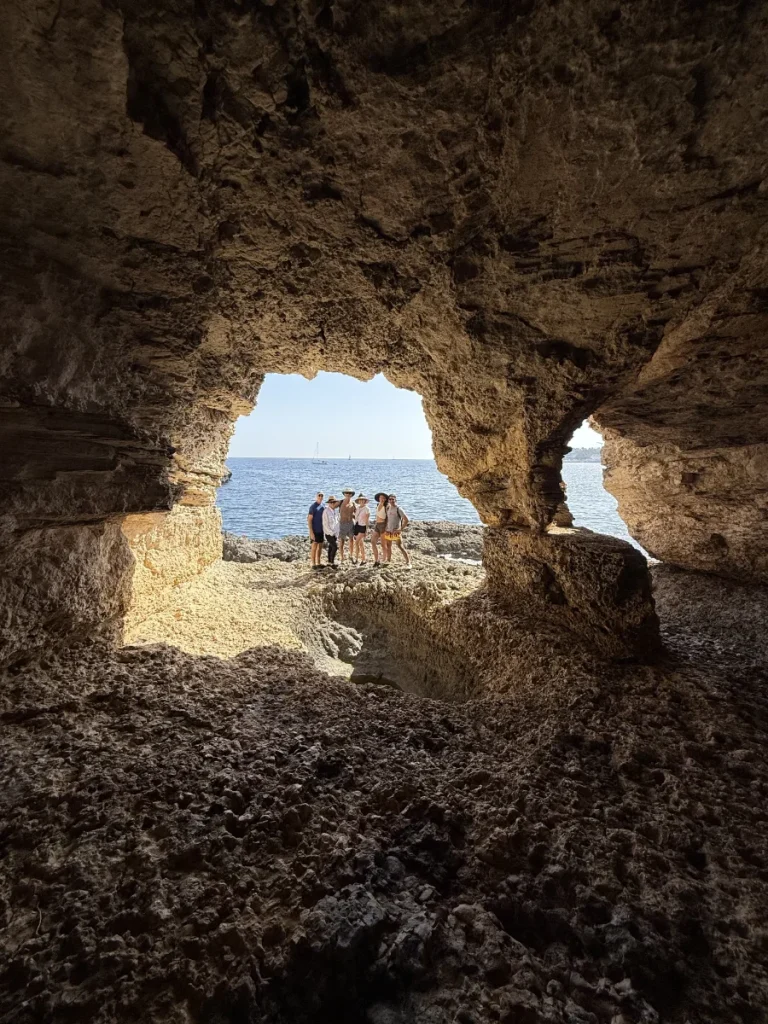 natural pools hike station 01