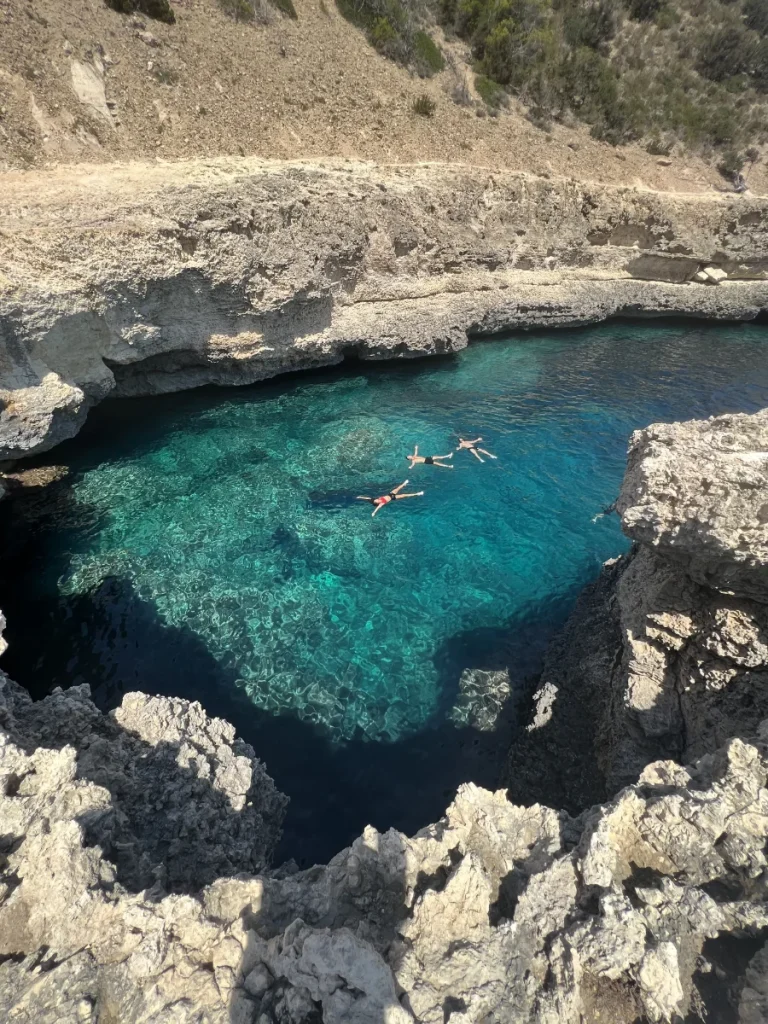 natural pools hike station 02