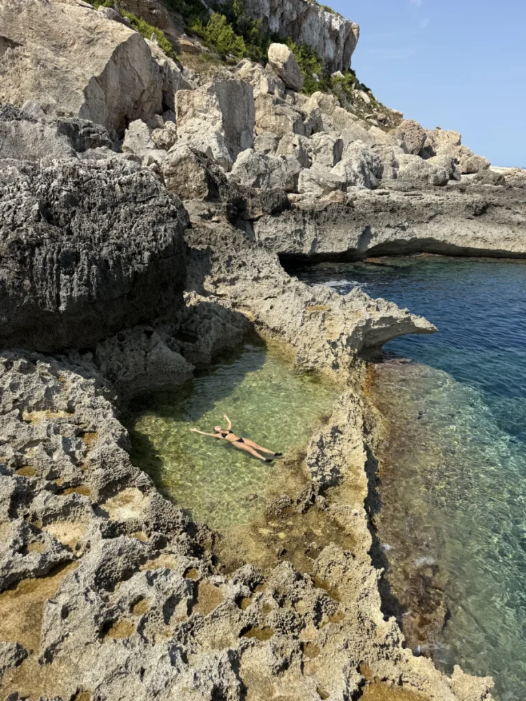natural pools hike station 07