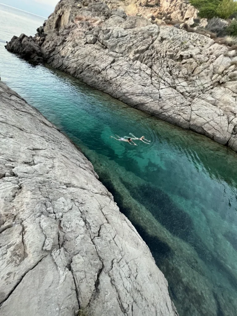 natural pool hike station beginner 01